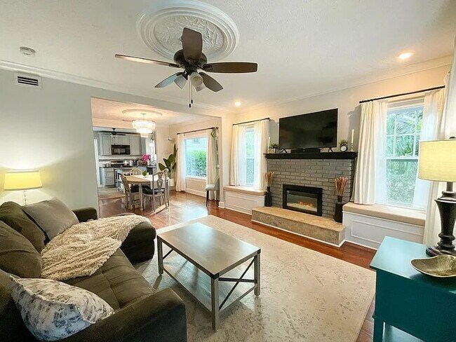 Photo - Fully Furnished Downtown St. Pete Craftsman | Walk to Hospitals & Waterfront