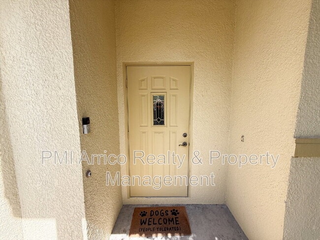 Photo - 317 28th St W