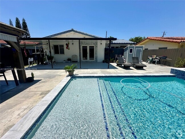 Building Photo - 1543 SW 74th Ct Rental