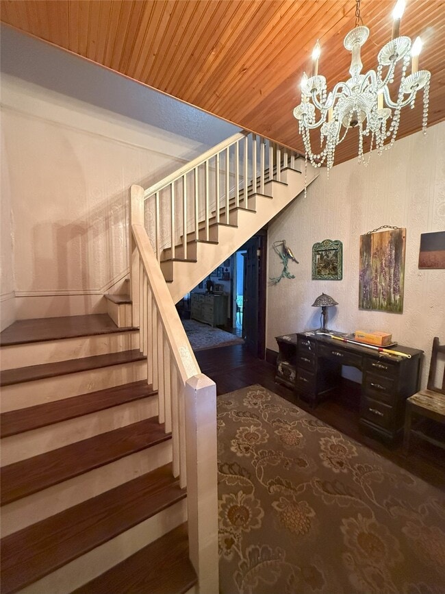 Photo - 104 S Johnson St