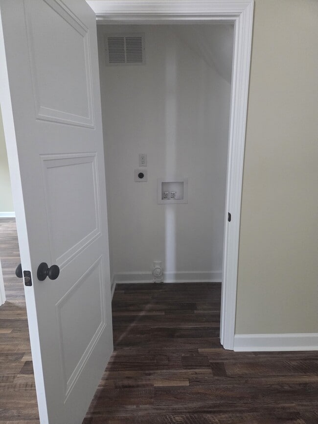 Photo - 210 W Washington Exd