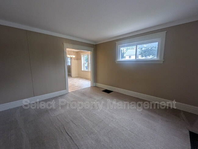 Photo - 347 W Williams St