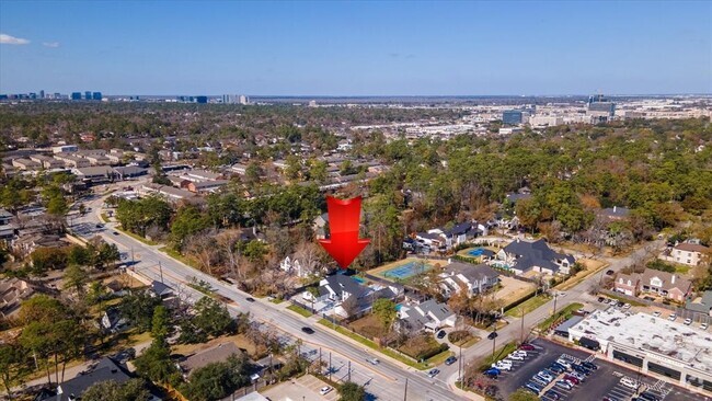 Building Photo - 12564 Memorial Dr Rental