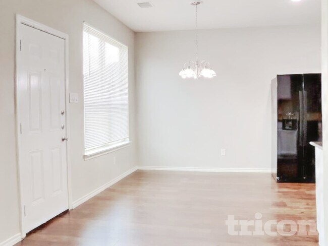 Photo - 1411 Seagler Pond Ln