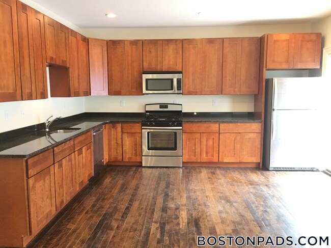 Building Photo - 29 Commonwealth Terrace