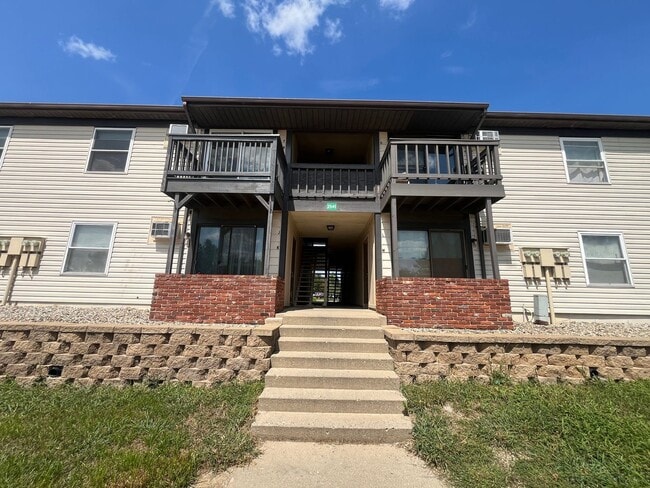 Building Photo - 2541 Neil Armstrong Dr