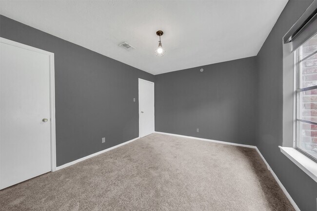 Photo - 14830 Keelby Dr