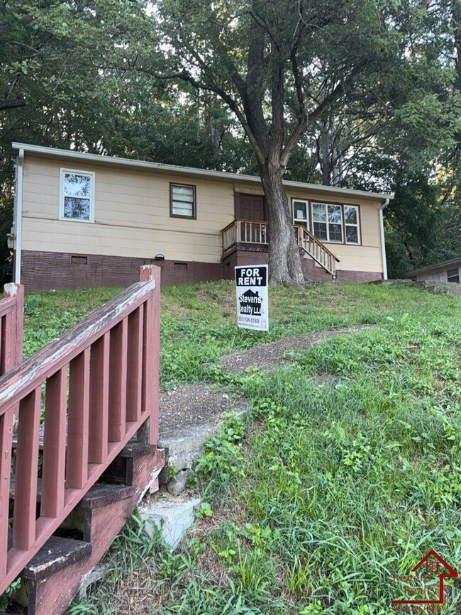 Photo - 712 Bronson St