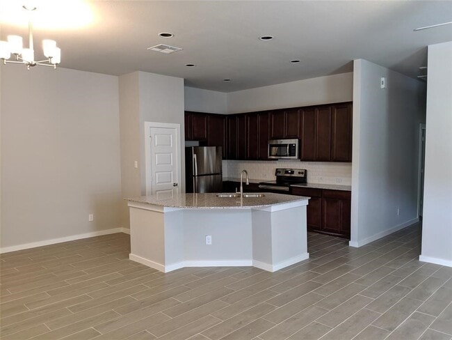 Building Photo - 25140 Pacific Wren Dr