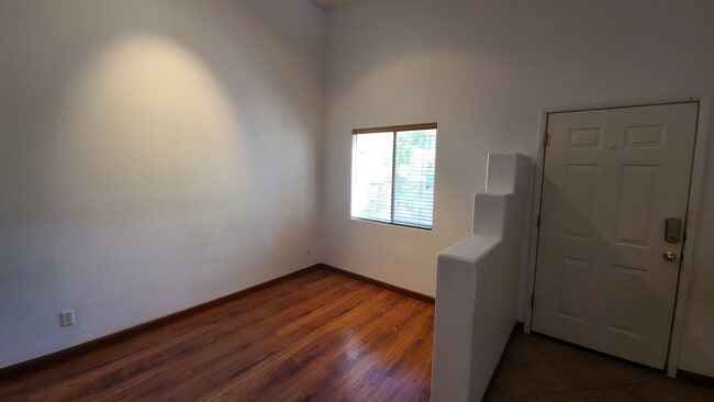 Photo - Upstairs Condo with Mountain and City View