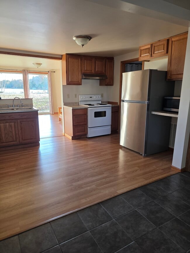 Photo - 3255 N Lakeshore Dr