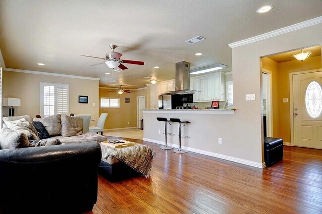 Photo - 3355 Bilglade Rd