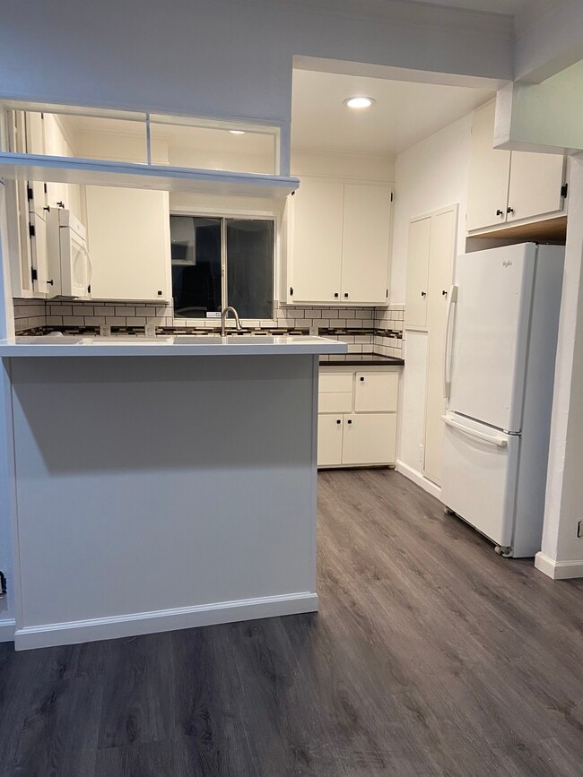 Photo - 923 E 21st St