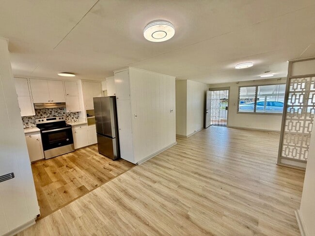 Photo - 4/2/3 + Office Space - Single Family Home Located in Kaimuki - Great Location!