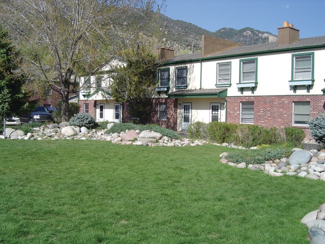Village Green Apartments - Village Green Apartments