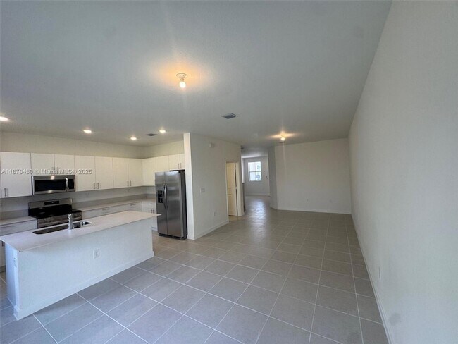 Photo - 2439 SE 28th St