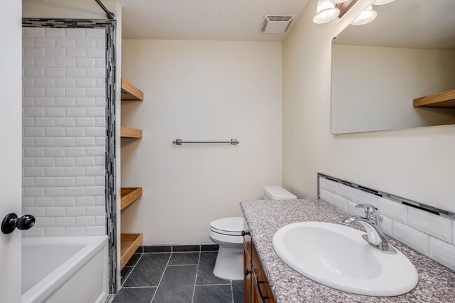 Photo - Beautiful 3 bed, 2.5 bath rental home in St. Johns Neighborhood!