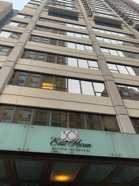 Building Photo - 30 E Huron St Unit 4304