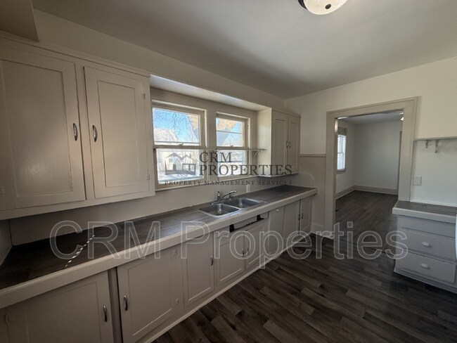 Photo - 811 N Webster St