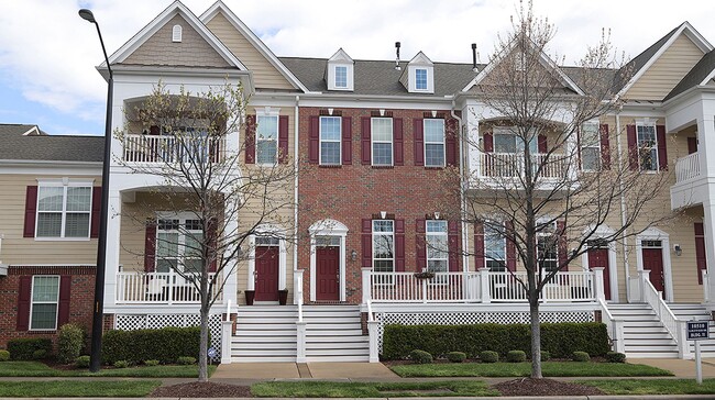 Building Photo - Lovely Condo w/ Two Car Garage in The Cott...