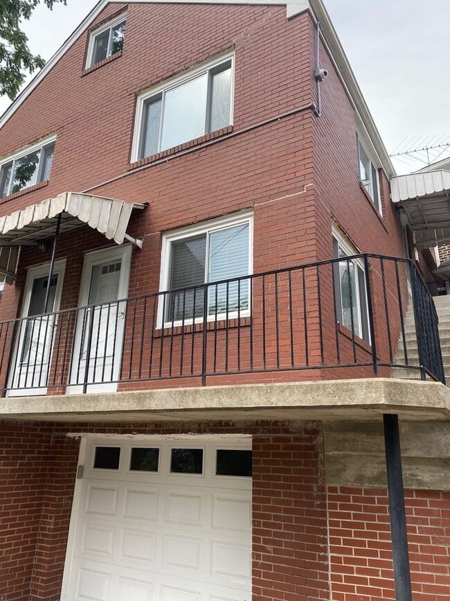 Building Photo - *Recently Updated 1BD/1BA Apartment Available in Brentwood*