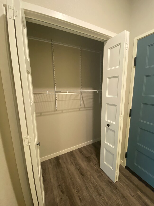 Photo - 914-15t 15th St N