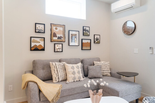 Photo - 4424 Burke Ave N Unidad ID1035993P