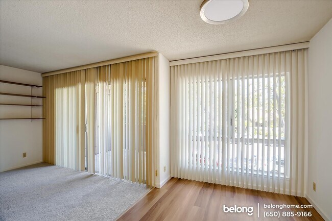 Photo - 121 Buckingham Dr Unit 11