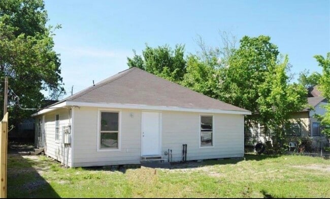 Building Photo - 7318 Laredo St