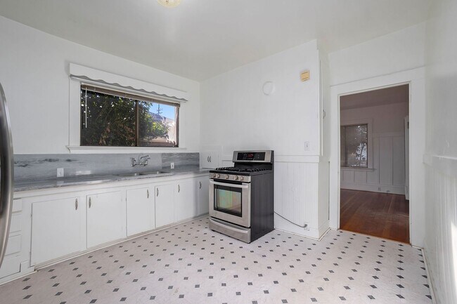 Photo - 1612 Gould Ct