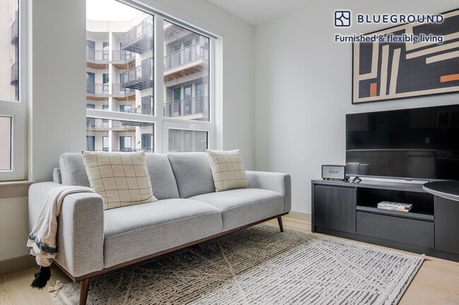 Building Photo - 646 Ocean Ave