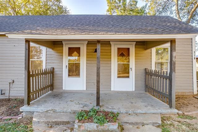 Photo - 310 E 16th St