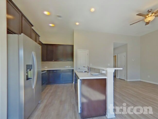 Photo - 112 Oldham Way