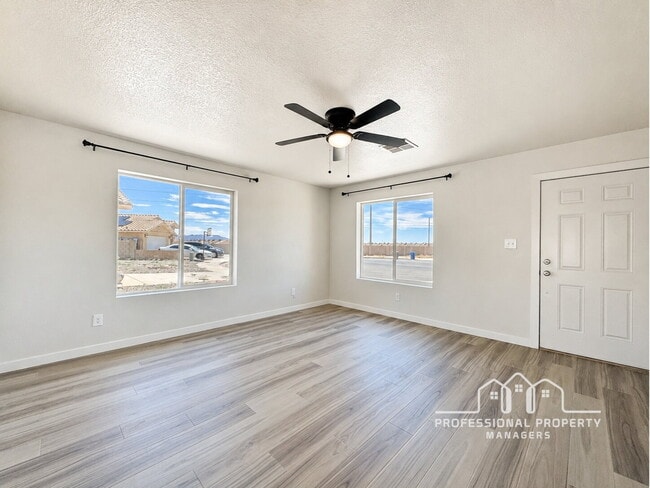 Photo - 4-bedroom, 2-bathroom home in Desert Oasis