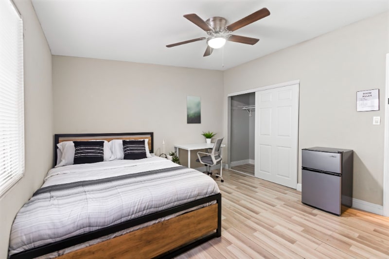 Photo - 2417 E Wilson Ave