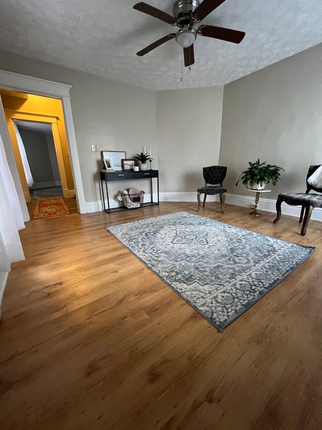 Photo - 635 5th St Unit 635