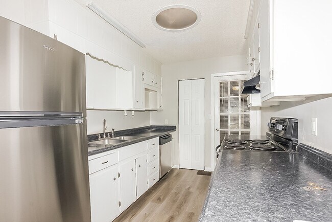 Photo - 2801 Deen Ave