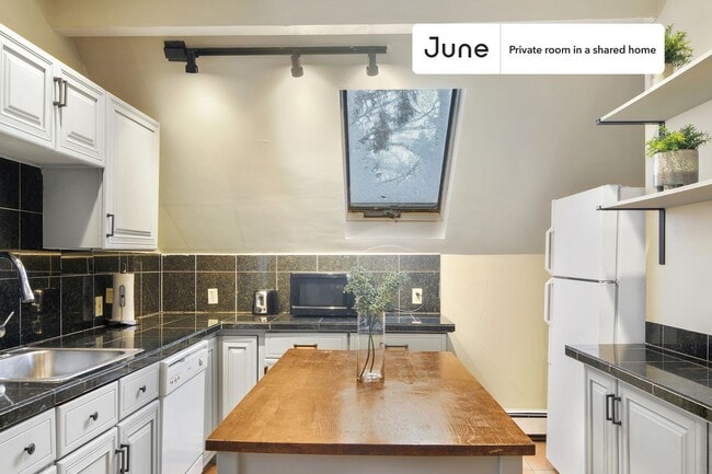 Photo - Room in Shared 6 bed/2 bath home Unit 2C