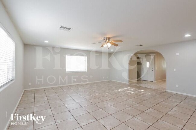 Photo - 8439 S 9th Pl