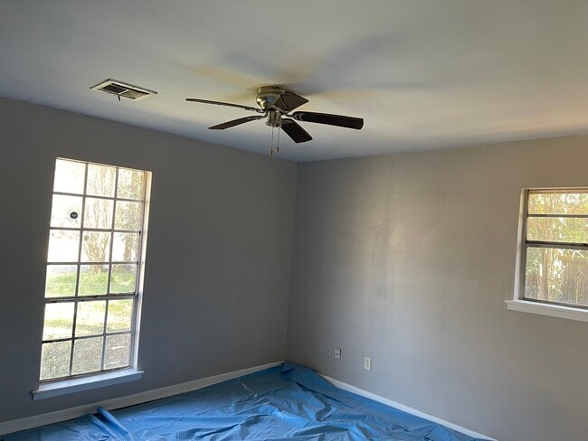 Photo - 1550 Midway St