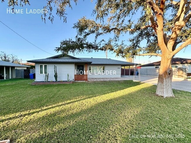 Building Photo - 4728 E Edgemont Ave