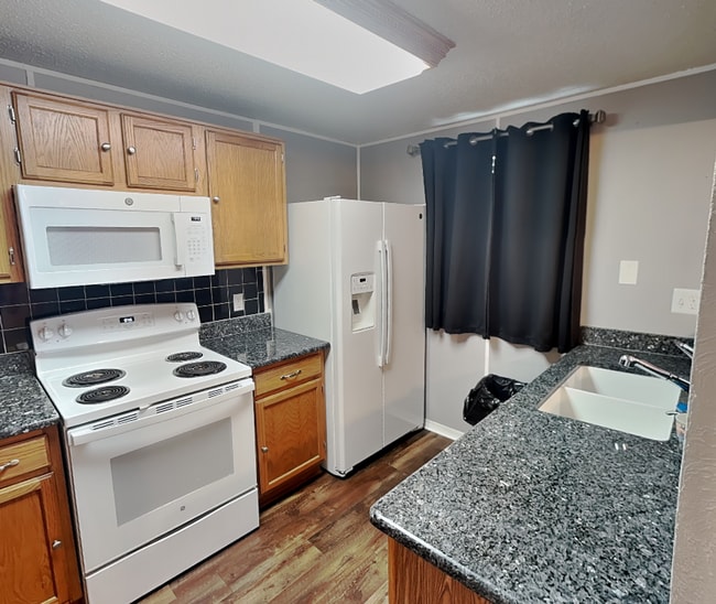 Photo - MOVE-IN SPECIAL! Enjoy $500 OFF your first full month’s rent when you move in on or before May 30...
