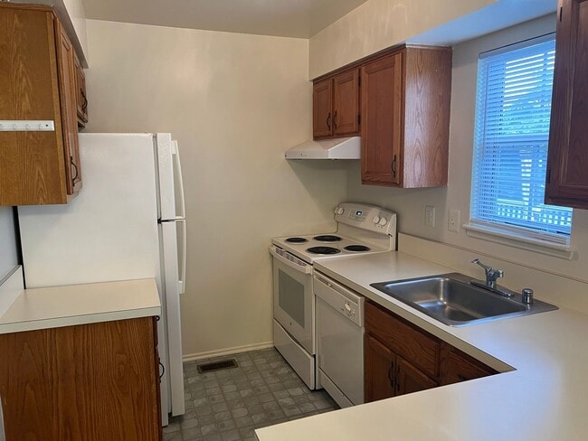 Photo - Spacious Townhome Close To EVERYTHING