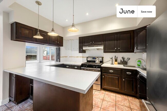 Photo - 1521 N Springfield Ave