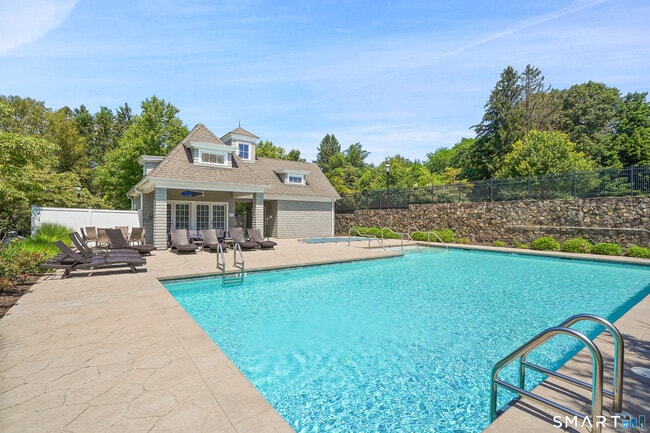 Photo - 15 Damia Dr