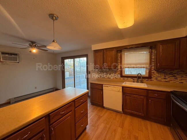 Photo - 316 Knob Hill Dr