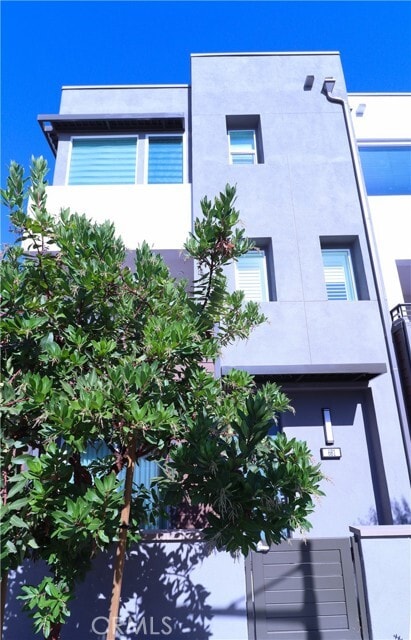 Building Photo - 681 S Lyon St Rental