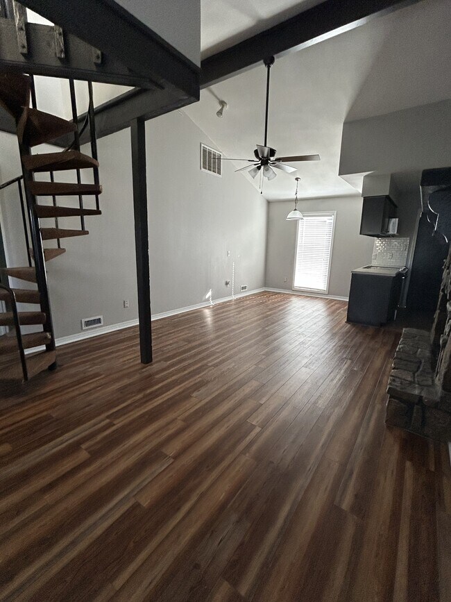 Photo - 13811 Turnberry Ln
