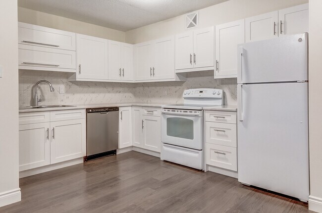 Photo - 15 Hofstetter Ave