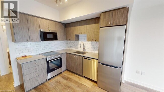Photo - 15 Wellington St S Unit 2101
